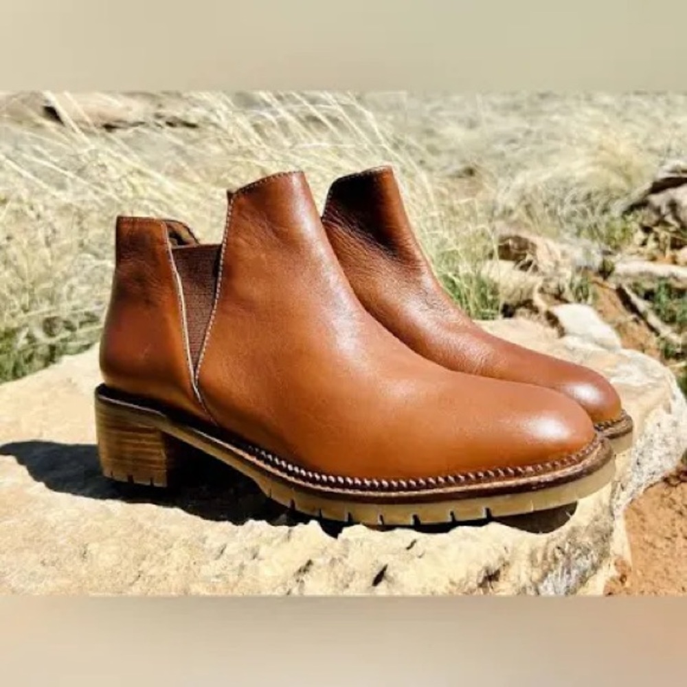 Seychelles Heart Of Gold Women's Lug Sole Bootie